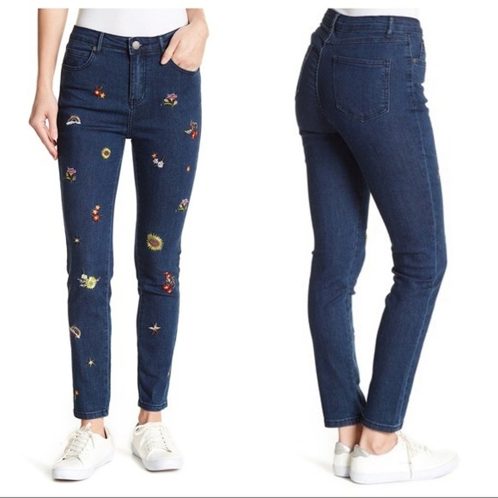 NWT - Romeo+Juliet Couture Floral Embroidered Jeans